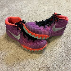 Size 12 - Kyrie 1
